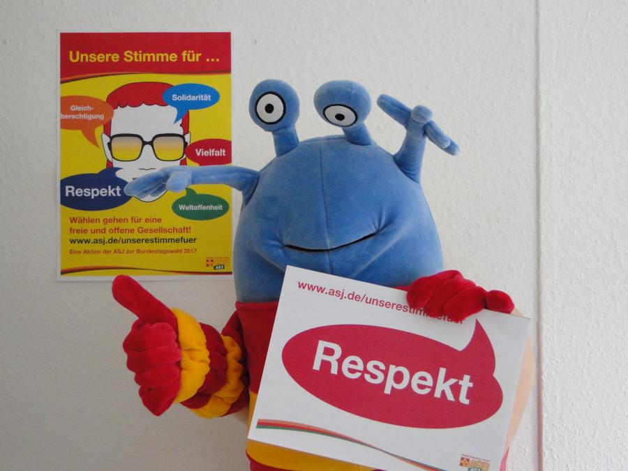 XÜ mit einem Kampagne-Schild