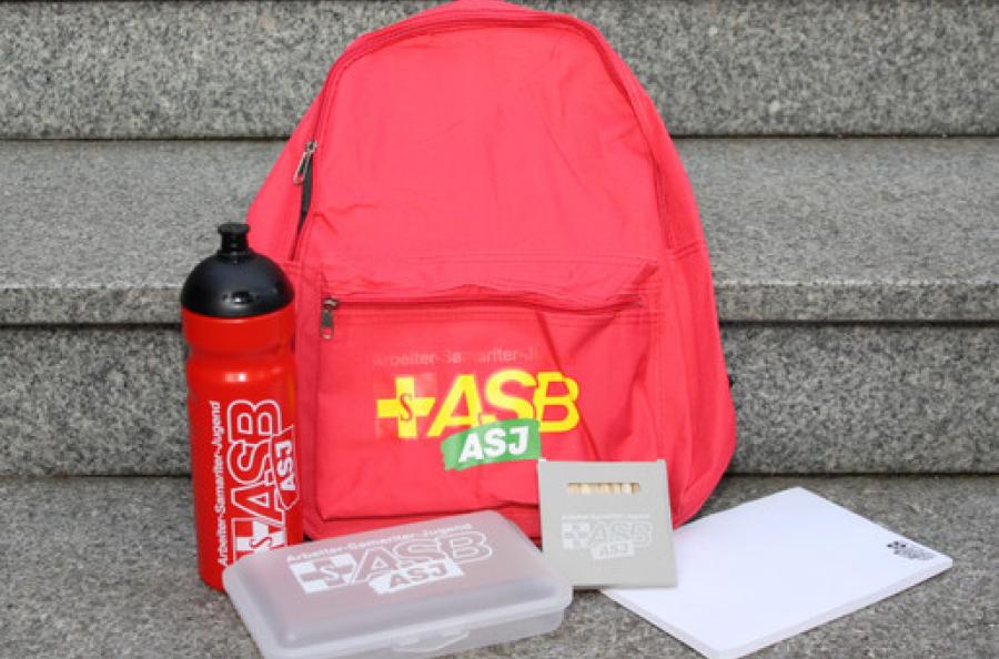Abbildung des Rucksacks mit Inhalt.